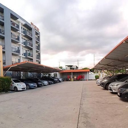 Room 9 Residence (Adults Only) Pluak Daeng Εξωτερικό φωτογραφία
