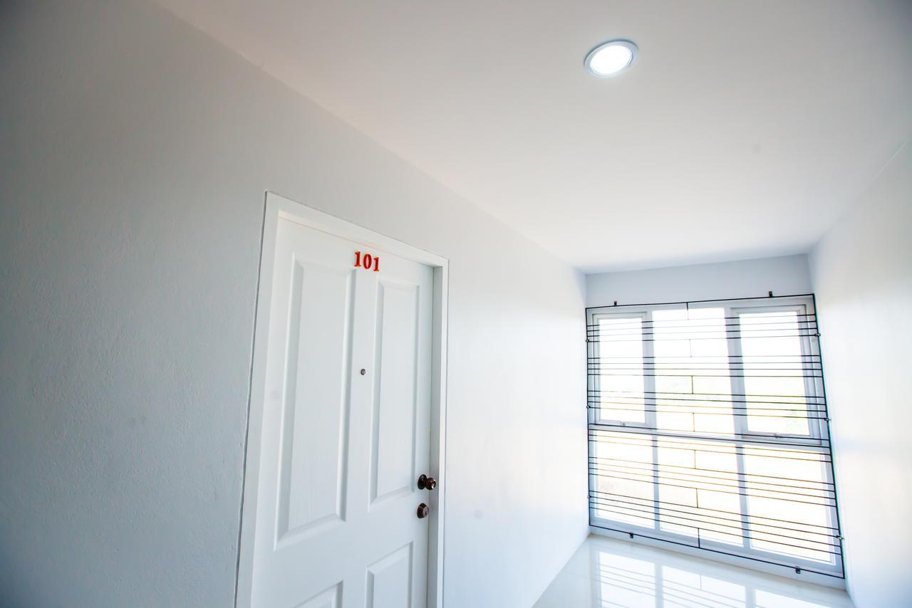 Room 9 Residence (Adults Only) Pluak Daeng Εξωτερικό φωτογραφία